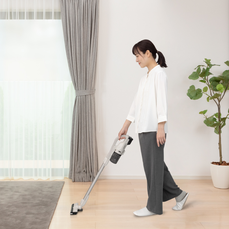 東芝コードレス掃除機（クリーナー）　VC-CLW34　からみレス自走ヘッド