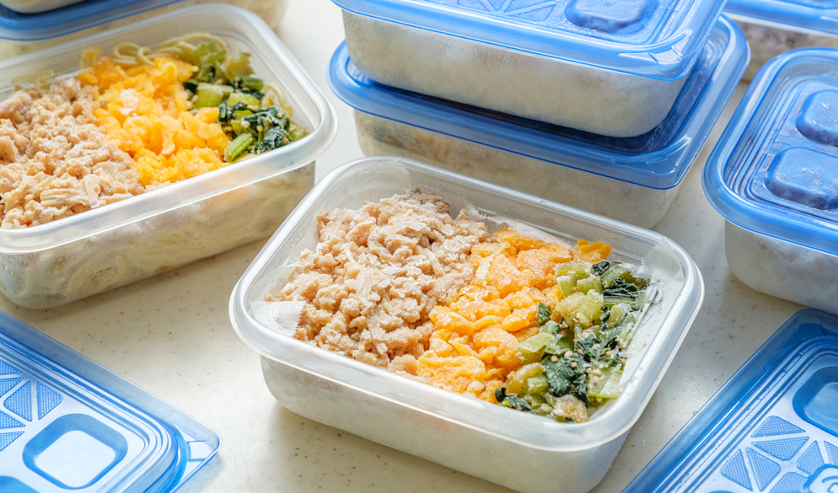 温めるだけで1食完成!忙しい日の救世主「まるごと冷凍弁当」1